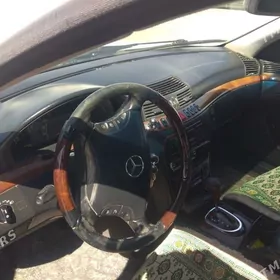 Mercedes-Benz S-Class 1999