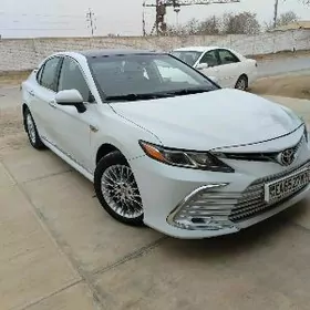 Toyota Camry 2020