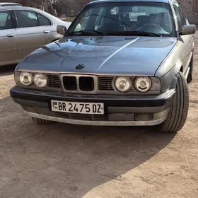 BMW E34 1990