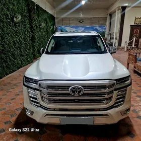 Toyota Land Cruiser 2024