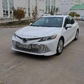 Toyota Camry 2020