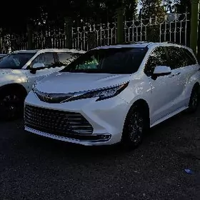 Toyota Sienna 2021
