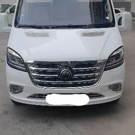 Toyota Hiace 2025