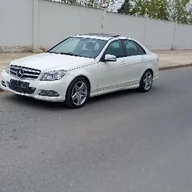 Mercedes-Benz C300 2010