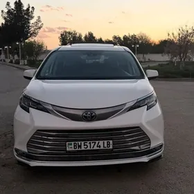 Toyota Sienna 2021