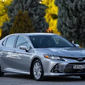 Toyota Camry 2021