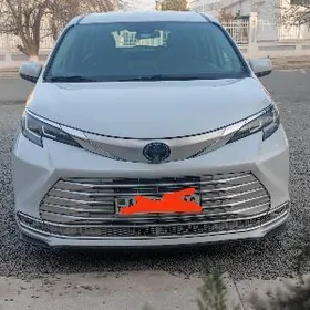 Toyota Sienna 2021