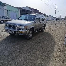 Nissan Pathfinder 1999