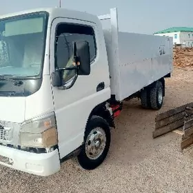 Mitsubishi Canter 2005