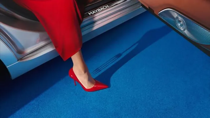 Героиня «Дьявол носит Prada» пересела на Maybach: Mercedes стал партнёром фильма