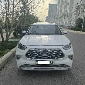 Toyota Highlander 2022