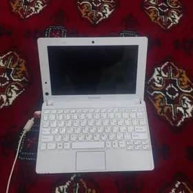 Lenovo okuwchy noutbuk