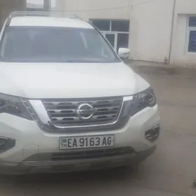 Nissan Pathfinder 2019