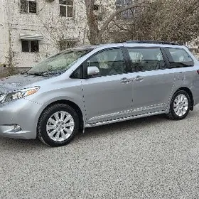 Toyota Sienna 2016