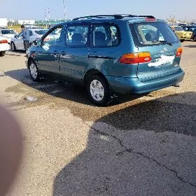 Toyota Sienna 2000
