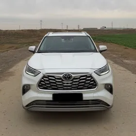 Toyota Highlander 2021