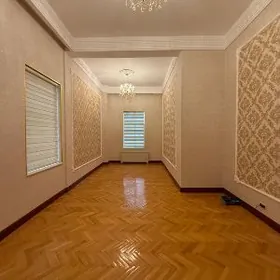 Şayoly elitka Ленина Рухнама