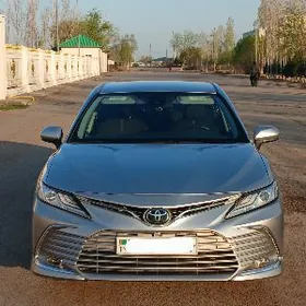 Toyota Camry 2021