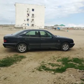 Mercedes-Benz E320 1998