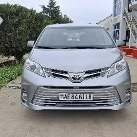 Toyota Sienna 2018