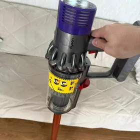 Dyson  v10 absolute
