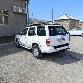 Nissan Pathfinder 2002