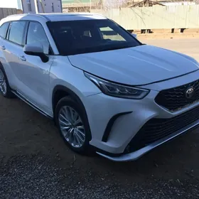 Toyota Highlander 2021