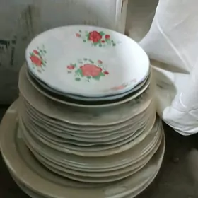 тарелки и другая посуда