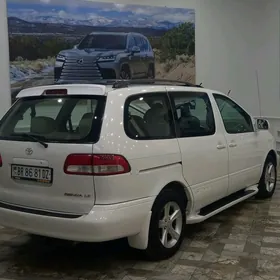 Toyota Sienna 2000