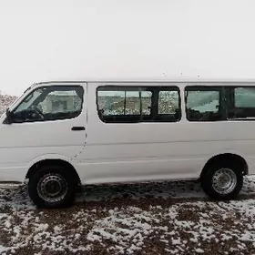 Toyota Hiace 2002