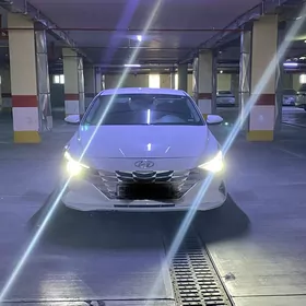 Hyundai Elantra 2023