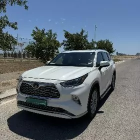 Toyota Highlander 2021