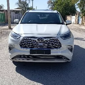 Toyota Highlander 2021
