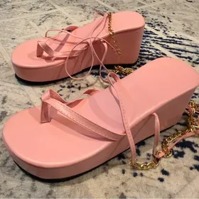 босоножки новые