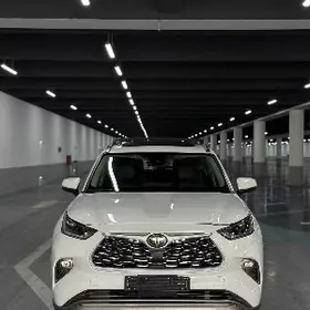Toyota Highlander 2020