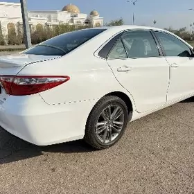 Toyota Camry 2016