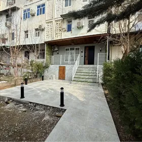 Люкс 2 ком + дворик 11 мкр