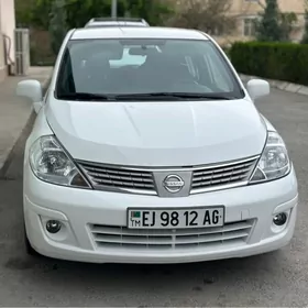 Nissan Versa 2010