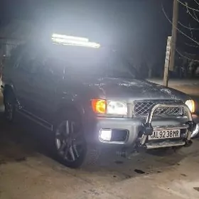 Nissan Pathfinder 1998