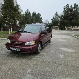 Toyota Sienna 2002
