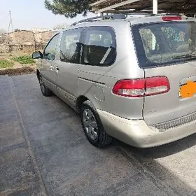Toyota Sienna 2001