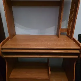 Компьютерный стол.