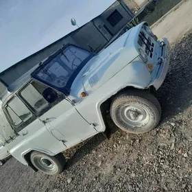 UAZ 469 1990