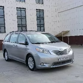Toyota Sienna 2016