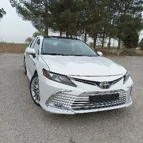 Toyota Camry 2020