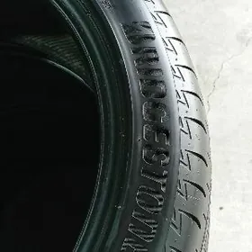 235/45/18/ Bredistone