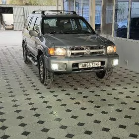 Nissan Pathfinder 1999