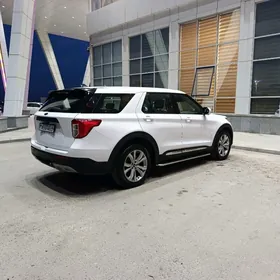 Ford Explorer 2021