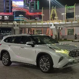 Toyota Highlander 2021