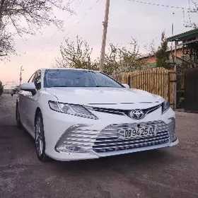 Toyota Camry 2020